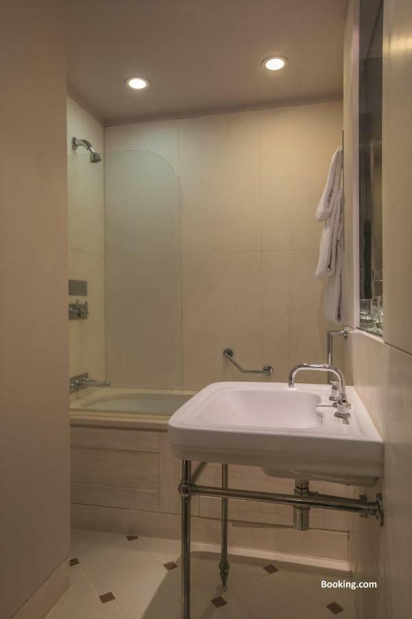 Woodlands Park Hotel Кобгем Екстер'єр фото