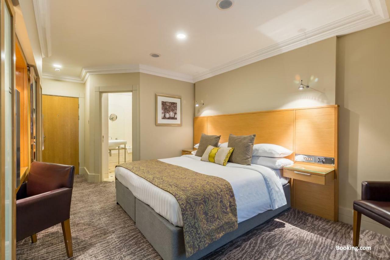 Woodlands Park Hotel Кобгем Екстер'єр фото